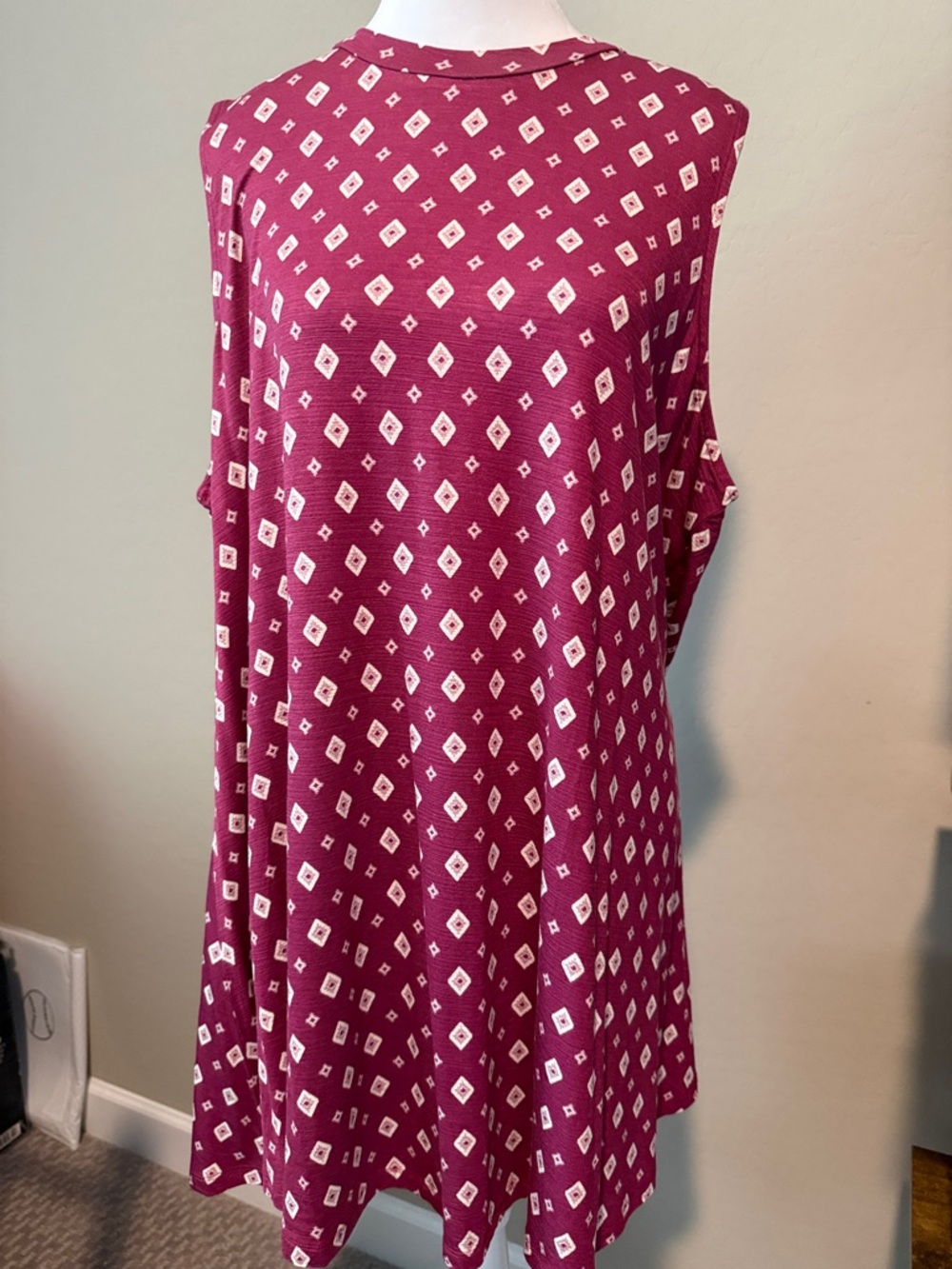 Lane Bryant Magenta Diamond Print Sleeveless Tunic
